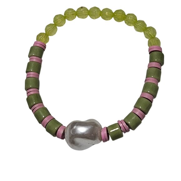 Retro Beaded Stretch Bracelet  Silver Tone Chunky Accent 70s Fashion Pink Green - Picture 1 of 3